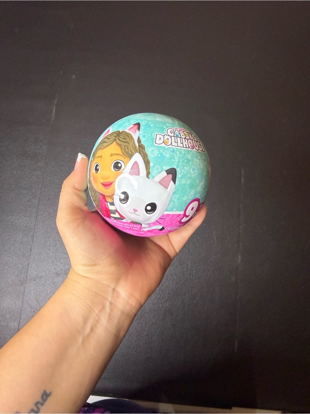 Gabby's Dollhouse Surprise Ball - Turquoise & Pink Collectible Toy